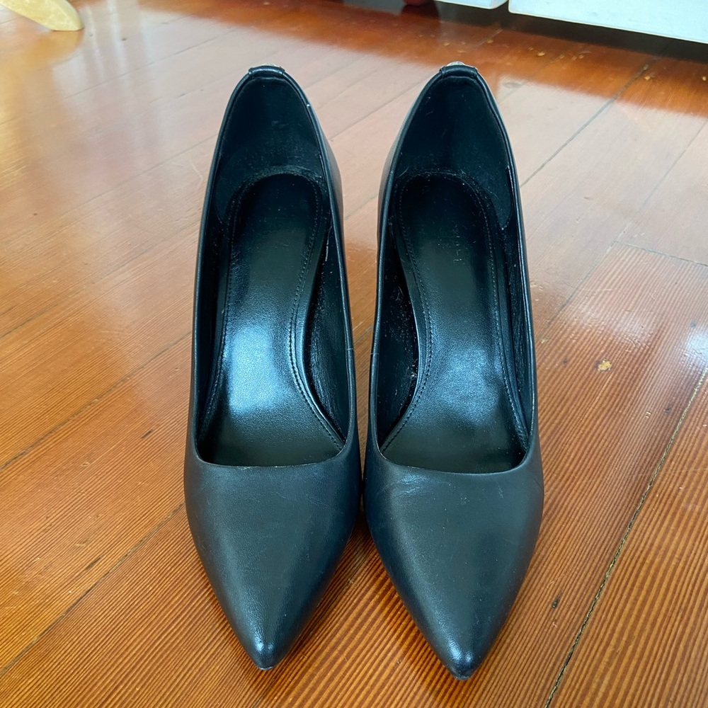 Michael Kors Black Pointed Toe Pumps